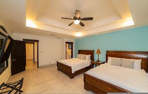 Casa Patron 6 bdr Private Home With Pool and Game Room