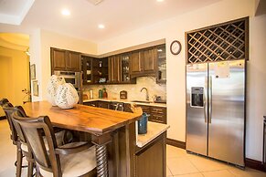 Bella Vista 3F- 3 bdr 3 1 2 Bath Family