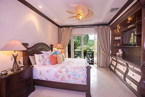 Bella Vista 3F- 3 bdr 3 1 2 Bath Family