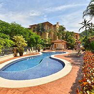 Bella Vista 3F- 3 bdr 3 1 2 Bath Family