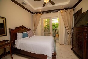 Bella Vista 3F- 3 bdr 3 1 2 Bath Family