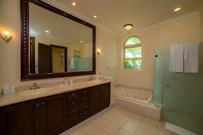 Bella Vista 3F- 3 bdr 3 1 2 Bath Family