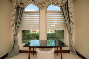 Bella Vista 3F- 3 bdr 3 1 2 Bath Family