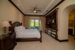 Bella Vista 3F- 3 bdr 3 1 2 Bath Family