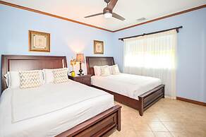 Veranda 1H - 3 bdr 3 Bath Family