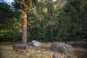 Quiet Mind Lodge Retreat & Spa  Sequoias