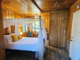 Quiet Mind Lodge Retreat & Spa  Sequoias