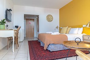 Mantur Metula by Selina