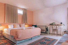 Mantur Metula by Selina