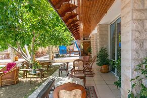 Mantur Metula by Selina