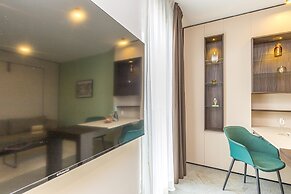 Icon H 305 Suite Micro-living