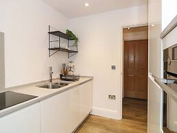 The Arthur Suite Stone Cross Mansion