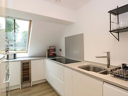 The Arthur Suite Stone Cross Mansion