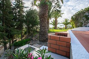 Impeccable 3 Bedroom House, sea View in Aljezur