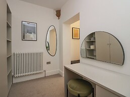 The Myles Suite Stone Cross Mansion