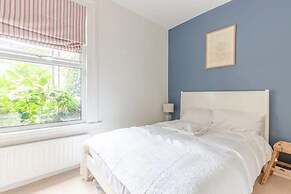 Newly Renovated 2 Bedroom Apartment in Earlsfield With Garden