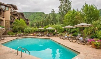 Slopeside 2 Bedroom Gold-rated Residence at Golden Peak in Vail Villag