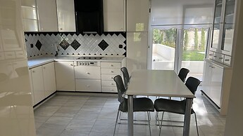 Panorama Villa With Pool and Garden