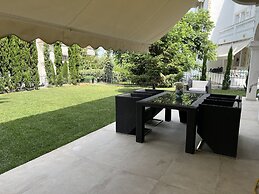 Panorama Villa With Pool and Garden