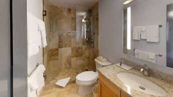 Slopeside 3 Bedroom Platinum-rated Residence at Golden Peak, Steps to 