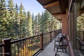 Slopeside 3 Bedroom Platinum-rated Residence at Golden Peak, Steps to 