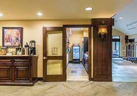 Slopeside 3 Bedroom Platinum-rated Residence at Golden Peak, Steps to 