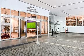 Amazing 3 BR Apartment At Brickell