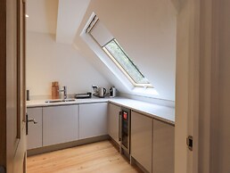 The Violet Suite Stone Cross Mansion