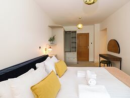 The Violet Suite Stone Cross Mansion