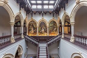 The Violet Suite Stone Cross Mansion