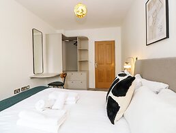 The Violet Suite Stone Cross Mansion