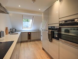 The Violet Suite Stone Cross Mansion