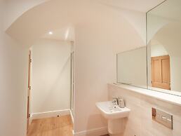 The Violet Suite Stone Cross Mansion