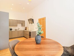 The Elizabeth Suite Stone Cross Mansion