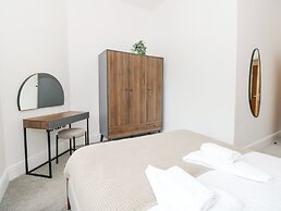 The Elizabeth Suite Stone Cross Mansion