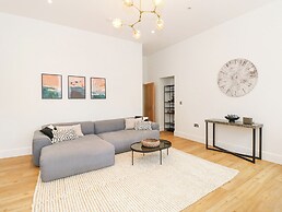 The Elizabeth Suite Stone Cross Mansion