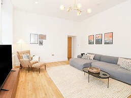 The Elizabeth Suite Stone Cross Mansion