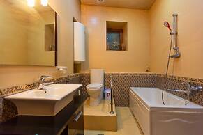 Royal Suite Apartment on Nizami Street