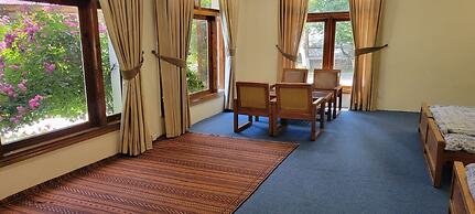 Pine Park Edge Resort Khanian