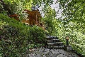 Pine Park Edge Resort Khanian