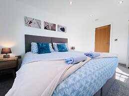 Stylish, Dog Friendly Coastal Bungalow With Garden