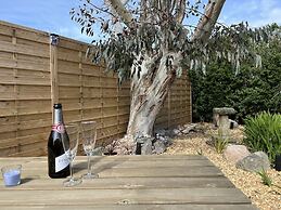 Stylish Modern Home With Parking, Enclosed Garden