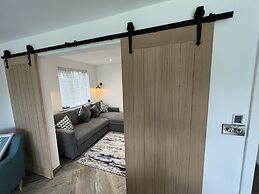 Stylish Modern Home With Parking, Enclosed Garden