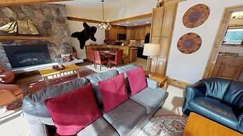 Slopeside 2 Bedroom Platinum-rated Residence at Golden Peak in Vail Vi