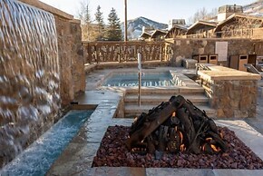 Slopeside 2 Bedroom Platinum-rated Residence at Golden Peak in Vail Vi