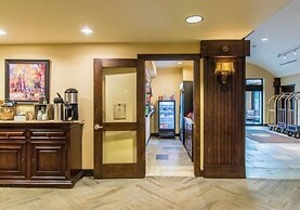 Slopeside 1 Bedroom Platinum-rated Residence at Golden Peak