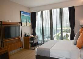 Triton Prestige Seaview and Spa