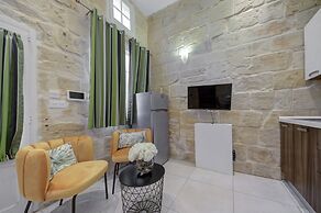 Tritoni harbour suites