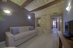 Tritoni harbour suites