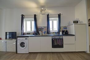 Tritoni harbour suites